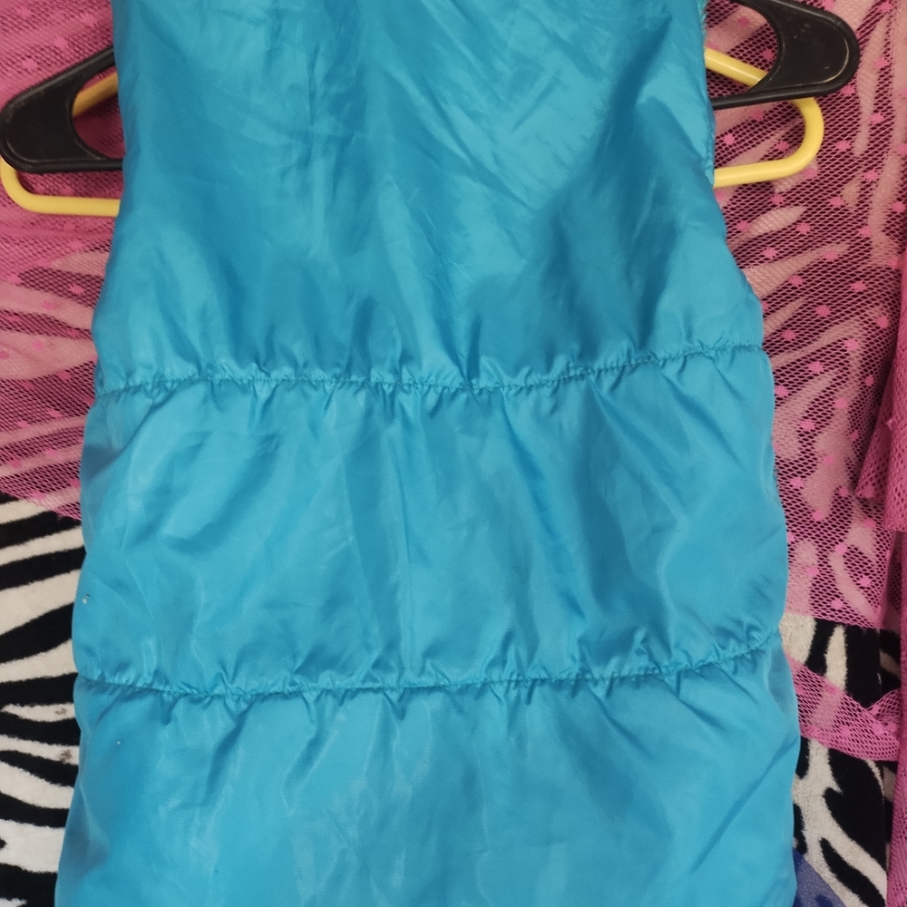 Vest - Picture 2 of 3